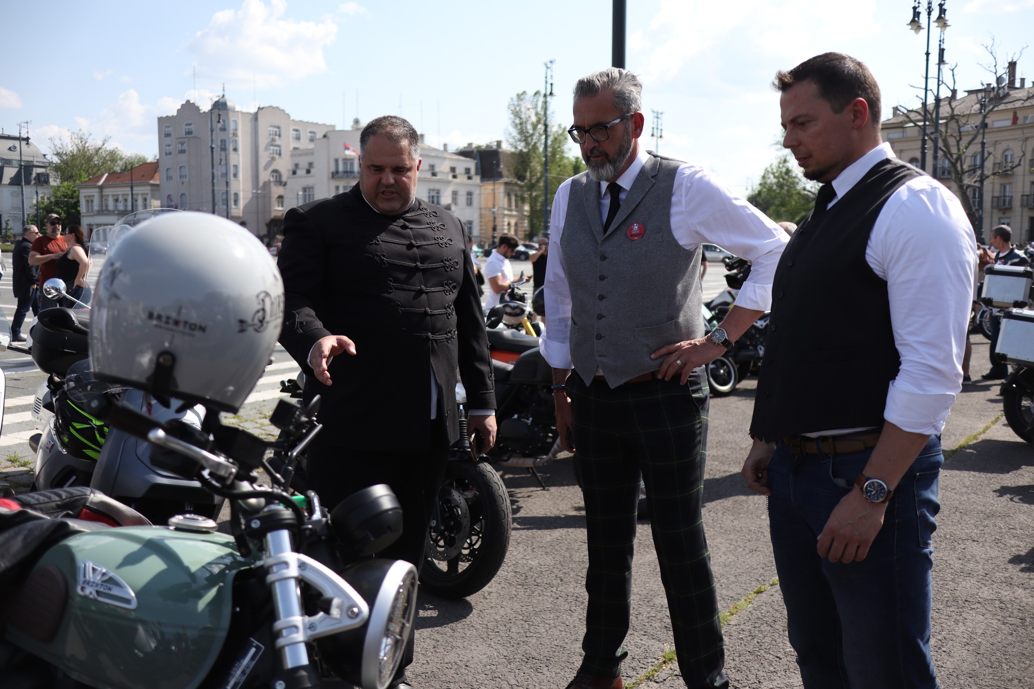 Distinguished Gentleman's Ride, 2023 Budapest - A BRIXTON sisakjából nézve