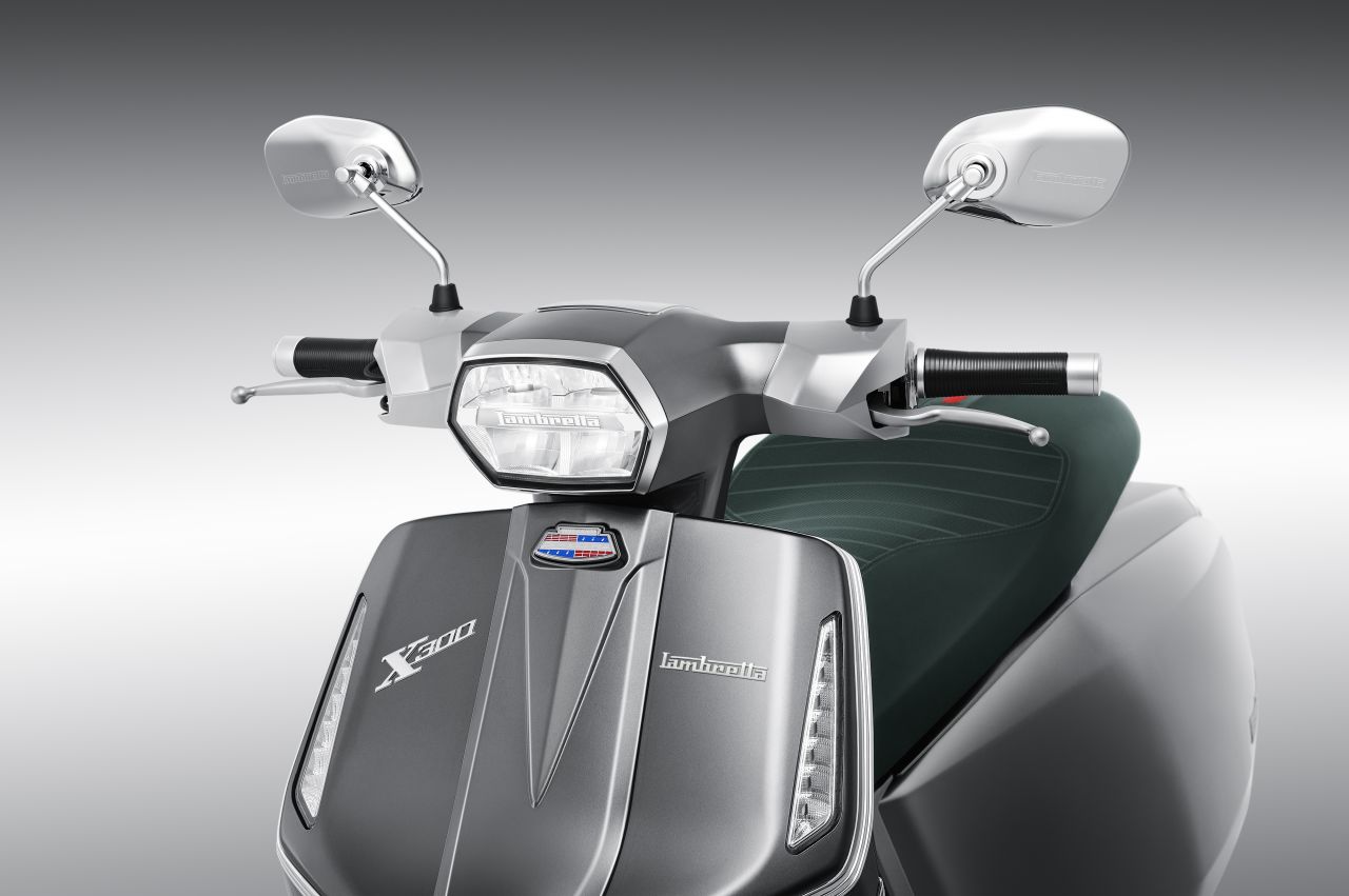 Lambretta X300 - ezüst