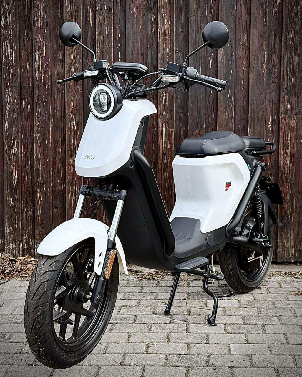 BEMUTATÓMOTOR - UQi GT 4842 45km/h, Fehér, Panasonic akkumulátor, Bosch motor, EURO5, Le1-B BEMUTATÓMOTOR - UQi GT 4842 45km/h, Fehér, Panasonic akkumulátor, Bosch motor, EURO5, Le1-B