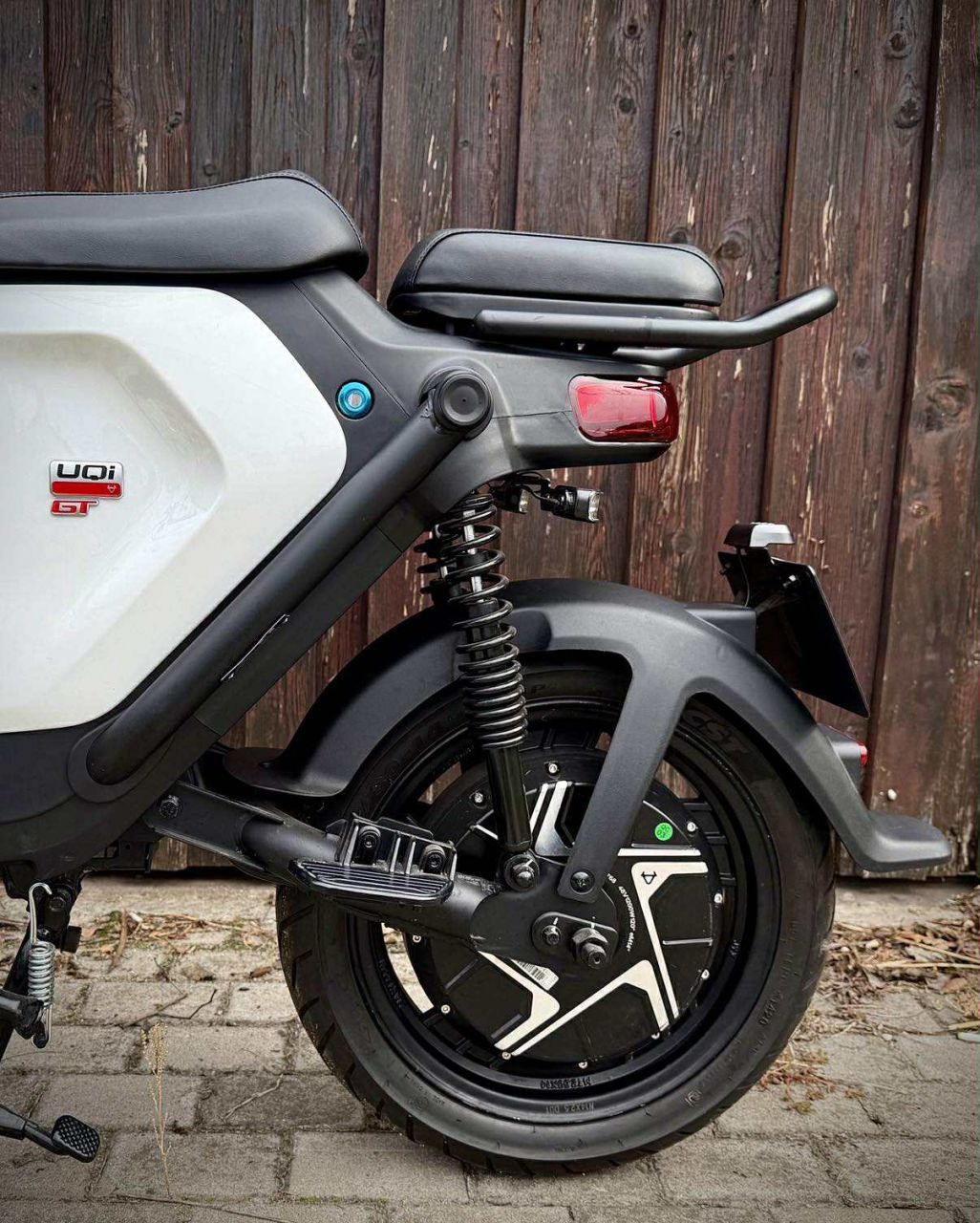 BEMUTATÓMOTOR - UQi GT 4842 45km/h, Fehér, Panasonic akkumulátor, Bosch motor, EURO5, Le1-B BEMUTATÓMOTOR - UQi GT 4842 45km/h, Fehér, Panasonic akkumulátor, Bosch motor, EURO5, Le1-B