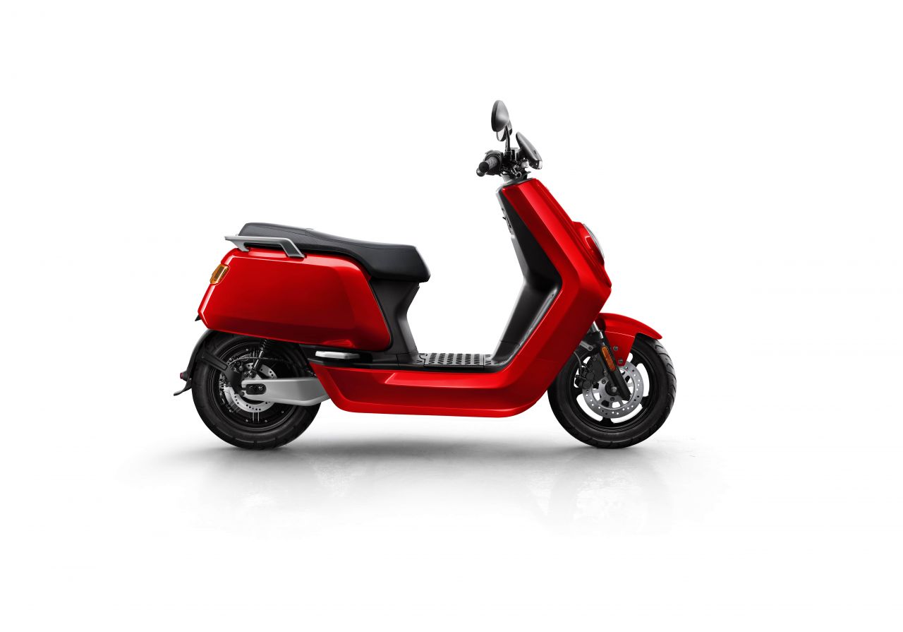 BEMUTATÓMOTOR - NIU NQi Sport elektromos robogó 6035 45km/h, piros, L1e-B BEMUTATÓMOTOR - NIU NQi Sport elektromos robogó 6035 45km/h, piros, L1e-B