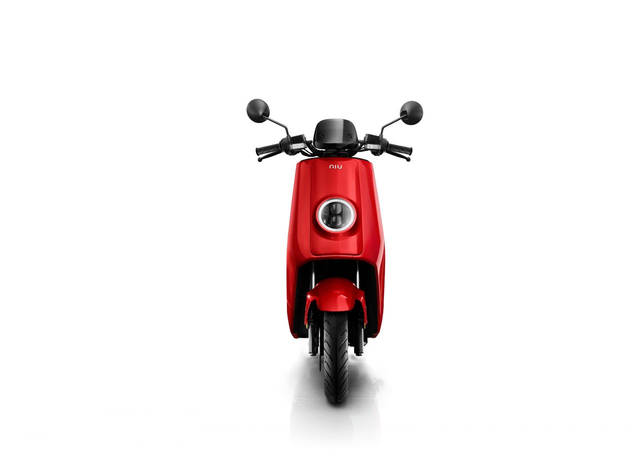 BEMUTATÓMOTOR - NIU NQi Sport elektromos robogó 6035 45km/h, piros, L1e-B BEMUTATÓMOTOR - NIU NQi Sport elektromos robogó 6035 45km/h, piros, L1e-B