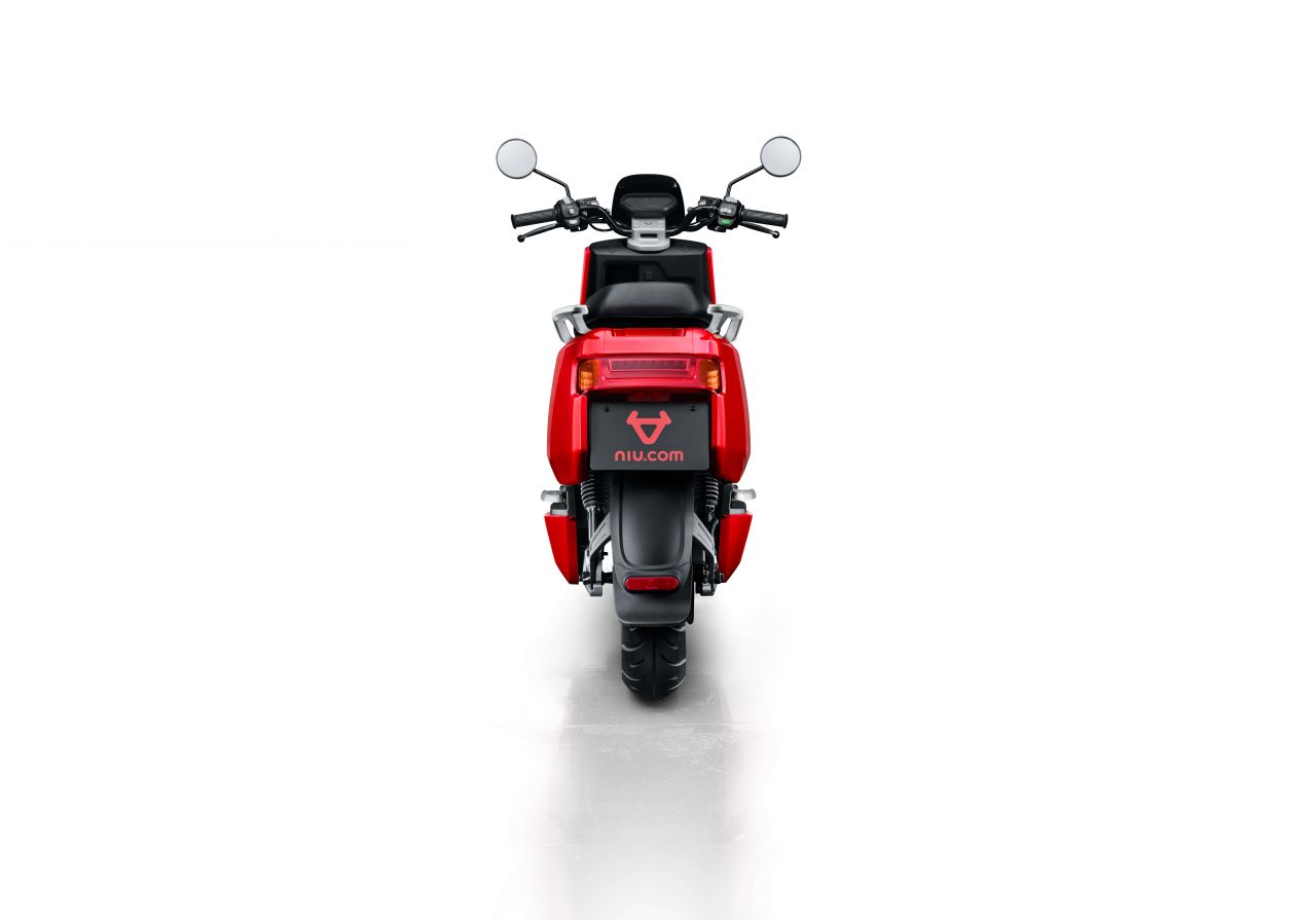 BEMUTATÓMOTOR - NIU NQi Sport elektromos robogó 6035 45km/h, piros, L1e-B BEMUTATÓMOTOR - NIU NQi Sport elektromos robogó 6035 45km/h, piros, L1e-B