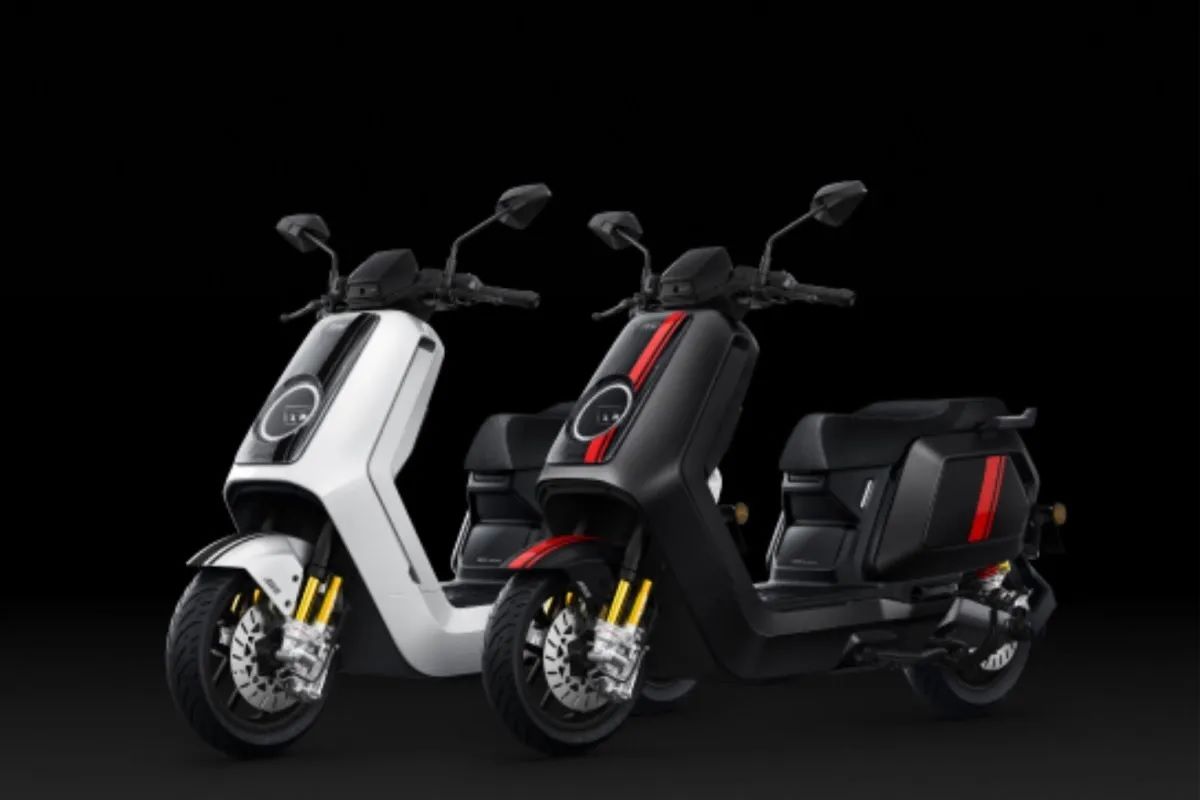 NIU NQiX 1000 elektromos robogó 125km/h, fehér, L3e-A1 NIU NQiX 1000 elektromos robogó 125km/h, fehér, L3e-A1