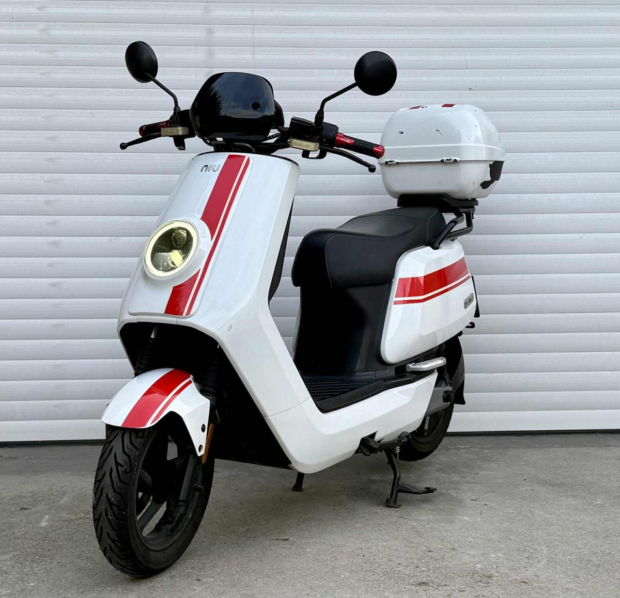 HASZNÁLTMOTOR - NQi GT elektromos robogó 70 km/h, 6035x2, fehér/piros, L3e-A1