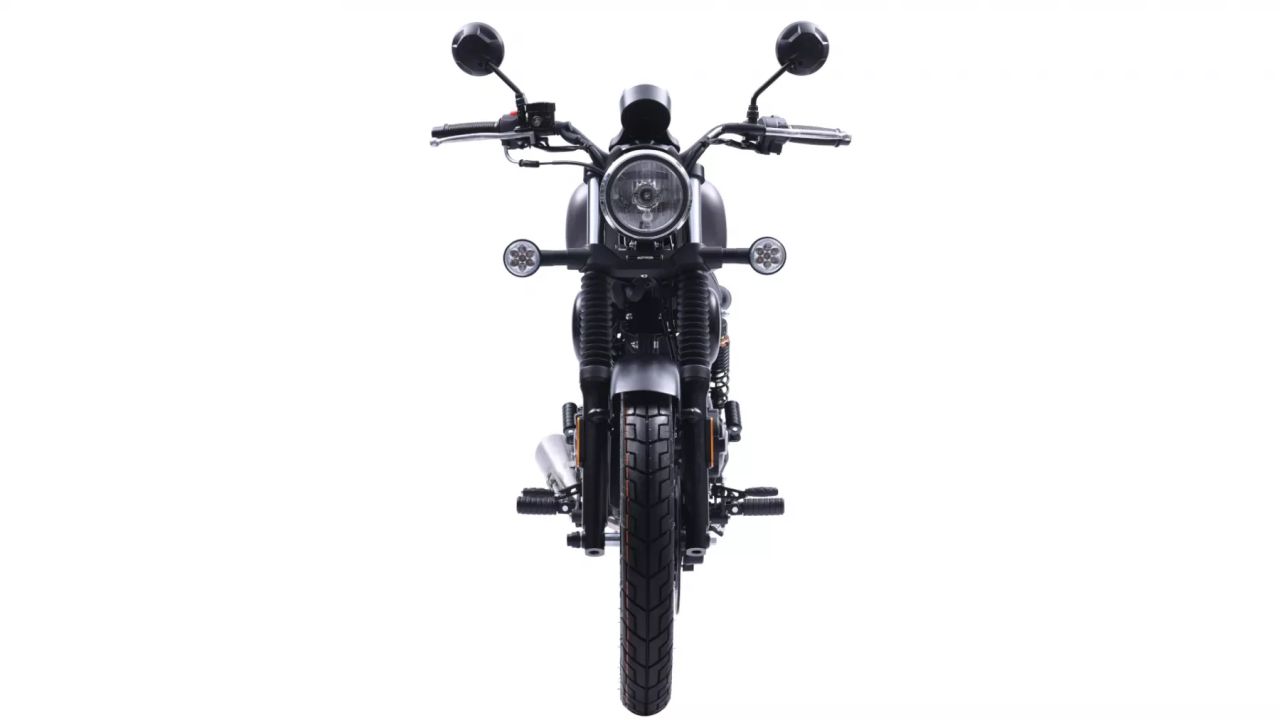 BEMUTATÓMOTOR - MOTRON REVOLVER 125 Fekete