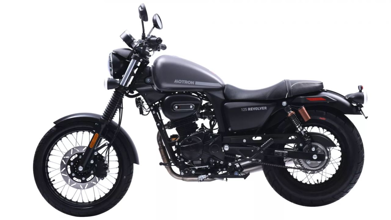 BEMUTATÓMOTOR - MOTRON REVOLVER 125 Fekete