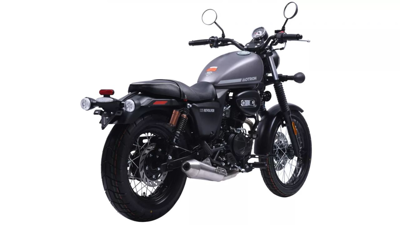 BEMUTATÓMOTOR - MOTRON REVOLVER 125 Fekete