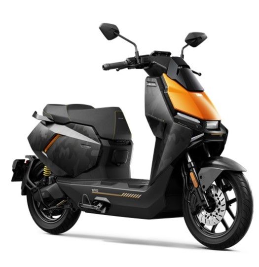 NIU FQiX 150 elektromos robogó 45 km/h, narancs L1e-B - két akkumulátorral 150km hatótáv