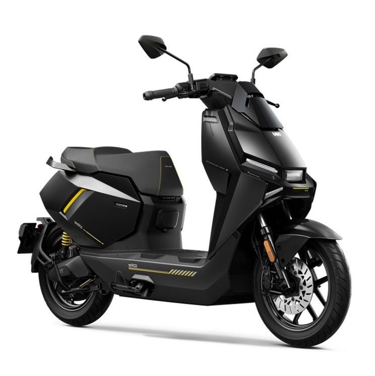 NIU FQiX 150 elektromos robogó 45 km/h,fekete L1e-B - két akkumulátorral 150km hatótáv