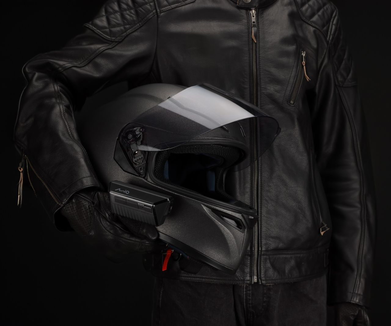 Mio MiVue MP30 GPS menetrögzítő sisak kamera + Ajándék 64GB MicroSD kártya Mio MiVue MP30 GPS menetrögzítő sisak kamera + Ajándék 64GB MicroSD kártya