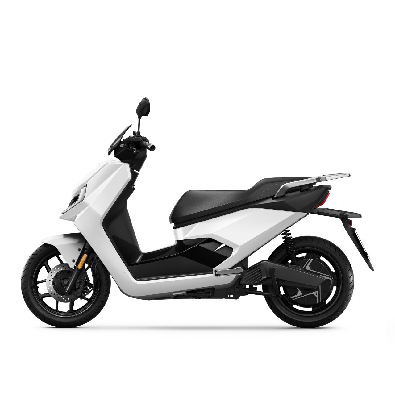 BEMUTATÓMOTOR - NIU FQi 500 elektromos robogó 95km/h, fehér L3e-A1 BEMUTATÓMOTOR - NIU FQi 500 elektromos robogó 95km/h, fehér L3e-A1